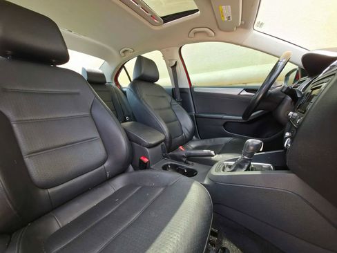 Used 2015 Volkswagen Jetta SE FWD image 16