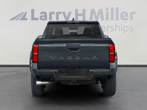 Used 2025 Toyota Tacoma TRD Off-Road image 5