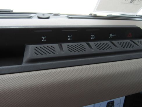 Used 2023 Ford Bronco Wildtrak image 21