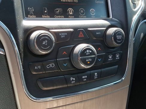 Used 2015 Jeep Grand Cherokee Limited w/ Luxury Group II AWD/4WD image 18