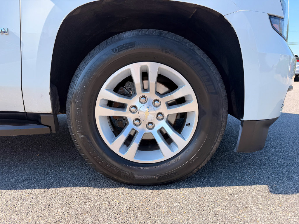 Used 2016 Chevrolet Suburban LT RWD image 29