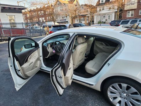 Used 2014 Buick LaCrosse Leather w/ Driver Confidence Package image 7