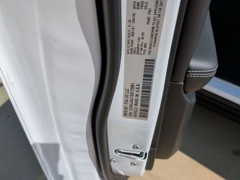 New 2025 Jeep Grand Cherokee L Altitude image 51