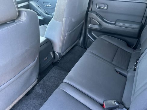 Used 2022 Nissan Frontier SV AWD/4WD image 4