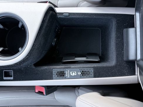 Used 2022 Porsche Taycan image 65