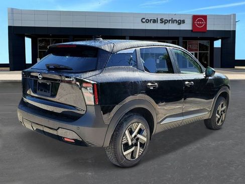 New 2025 Nissan Kicks SV image 5