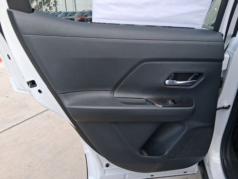 New 2026 Nissan Kicks SR image 24