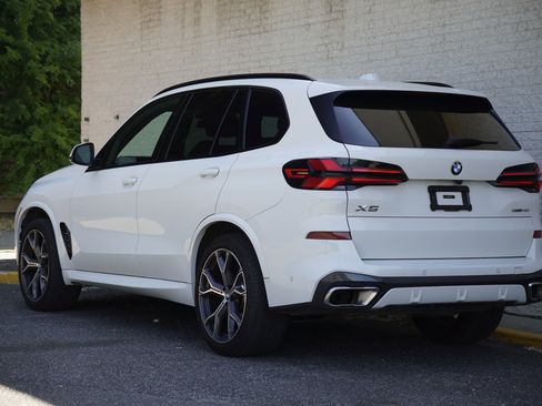 Used 2024 BMW X5 sDrive40i w/ M Sport Package RWD image 5