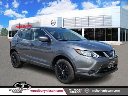 Certified 2019 Nissan Rogue Sport S image 1