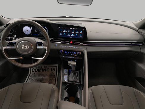 Certified 2025 Hyundai Elantra SEL FWD image 20