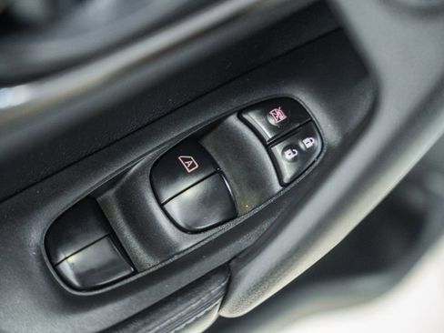 Used 2020 Nissan Rogue Sport S AWD/4WD image 40