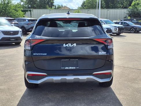 Certified 2025 Kia Sportage EX FWD image 8