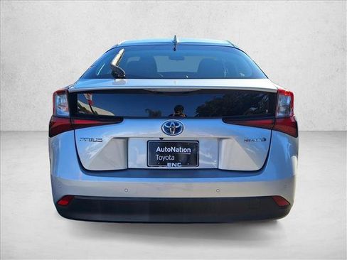 Certified 2019 Toyota Prius LE image 6