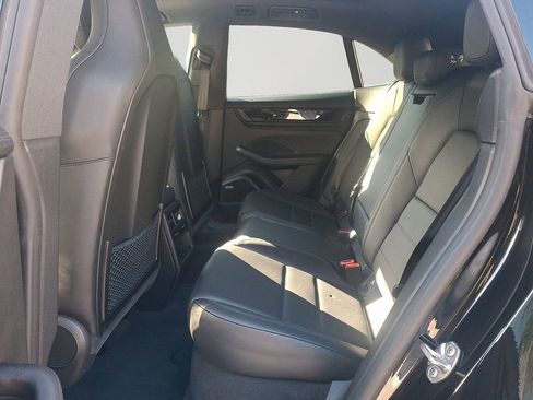 Used 2024 Porsche Macan 4 Electric image 8