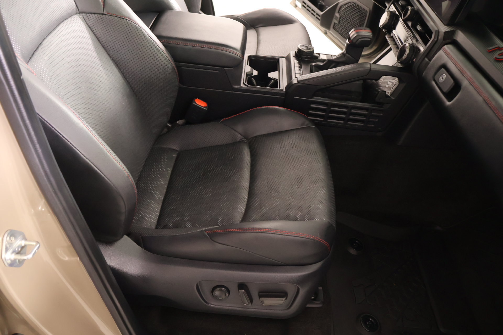 Used 2025 Toyota 4Runner TRD Pro AWD/4WD image 13