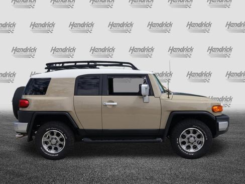 Used 2012 Toyota FJ Cruiser 4WD w/ Upgrade Pkg image 10