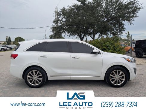 Used 2017 Kia Sorento SX image 2