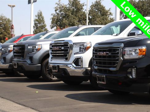 Used 2024 Jeep Wagoneer Base image 48