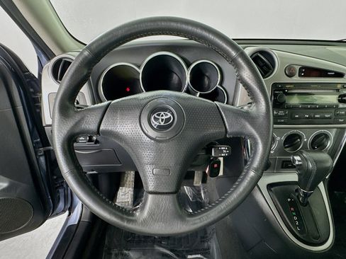 Used 2005 Toyota Matrix XR FWD image 11