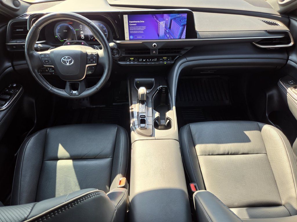 Used 2024 Toyota Crown Platinum AWD/4WD image 13