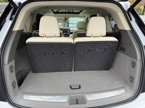 Used 2024 Cadillac XT6 Premium Luxury image 19