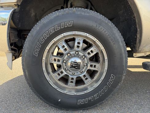 Used 2011 Ford F250 Lariat w/ Lariat Interior Pkg image 20