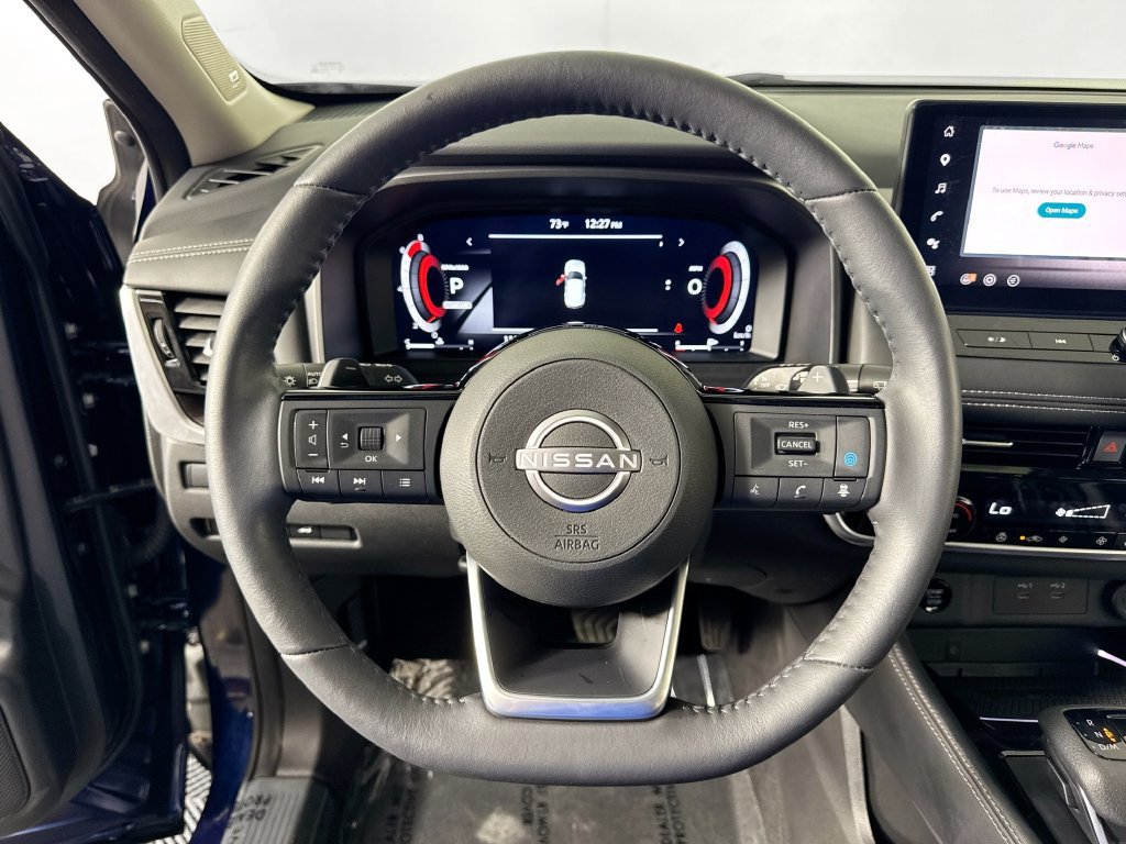 Used 2024 Nissan Rogue Platinum FWD image 11