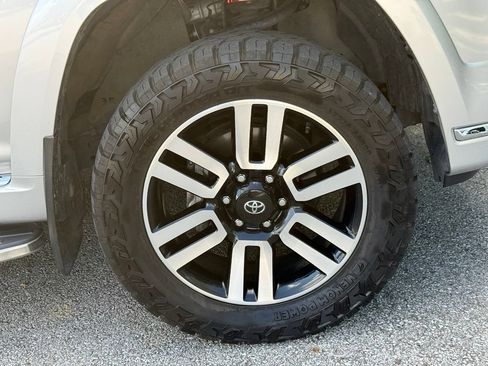 Used 2022 Toyota 4Runner Limited AWD/4WD image 45