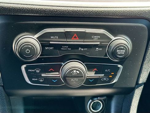 Used 2022 Dodge Charger R/T w/ Blacktop Package image 15