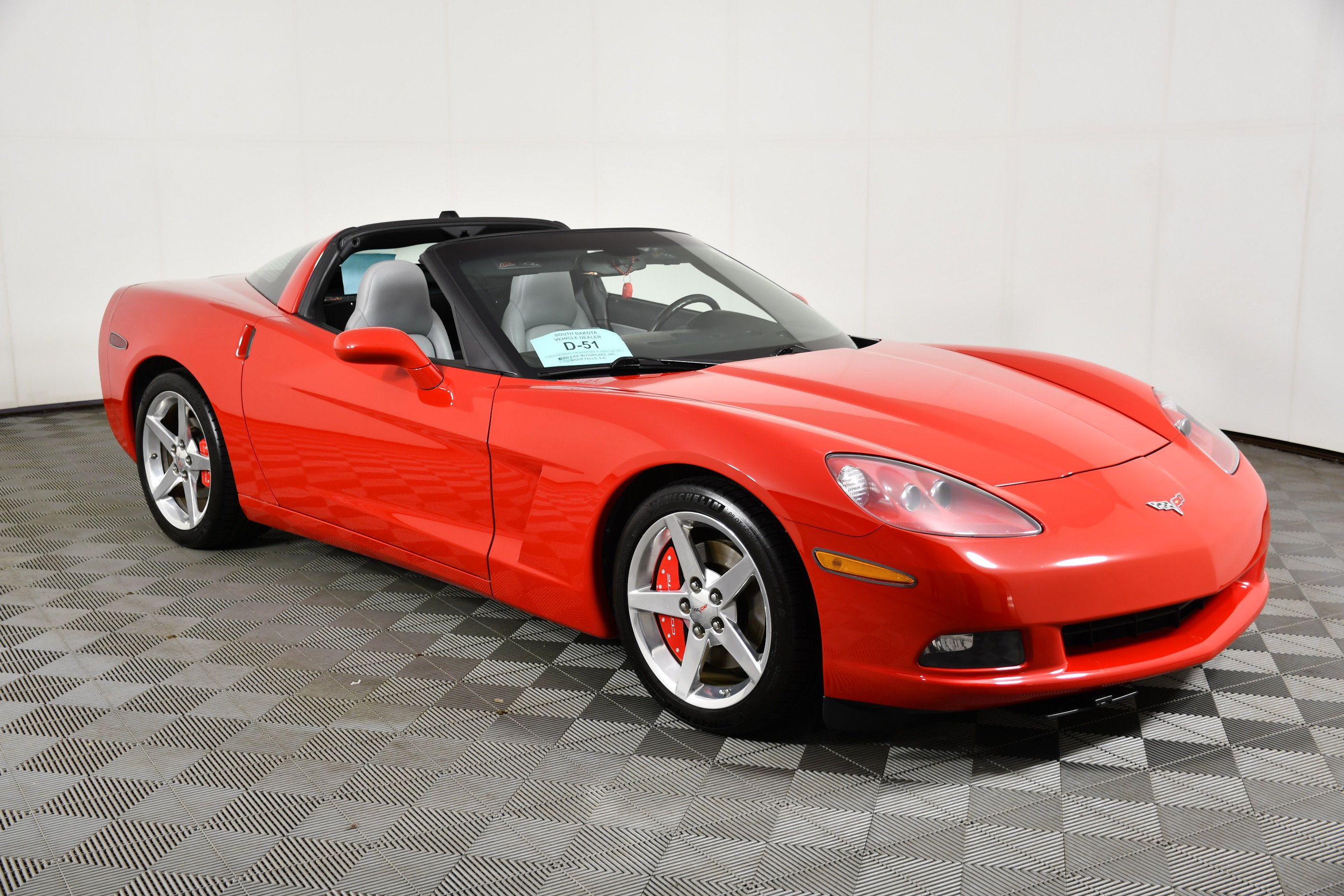 Used 2005 Chevrolet Corvette Coupe w/ Preferred Equipment Group RWD image 4