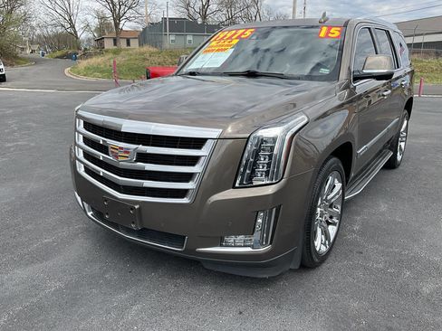 Used 2015 Cadillac Escalade Premium image 28
