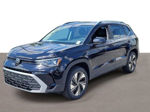 New 2026 Volkswagen Taos SE AWD/4WD image 2