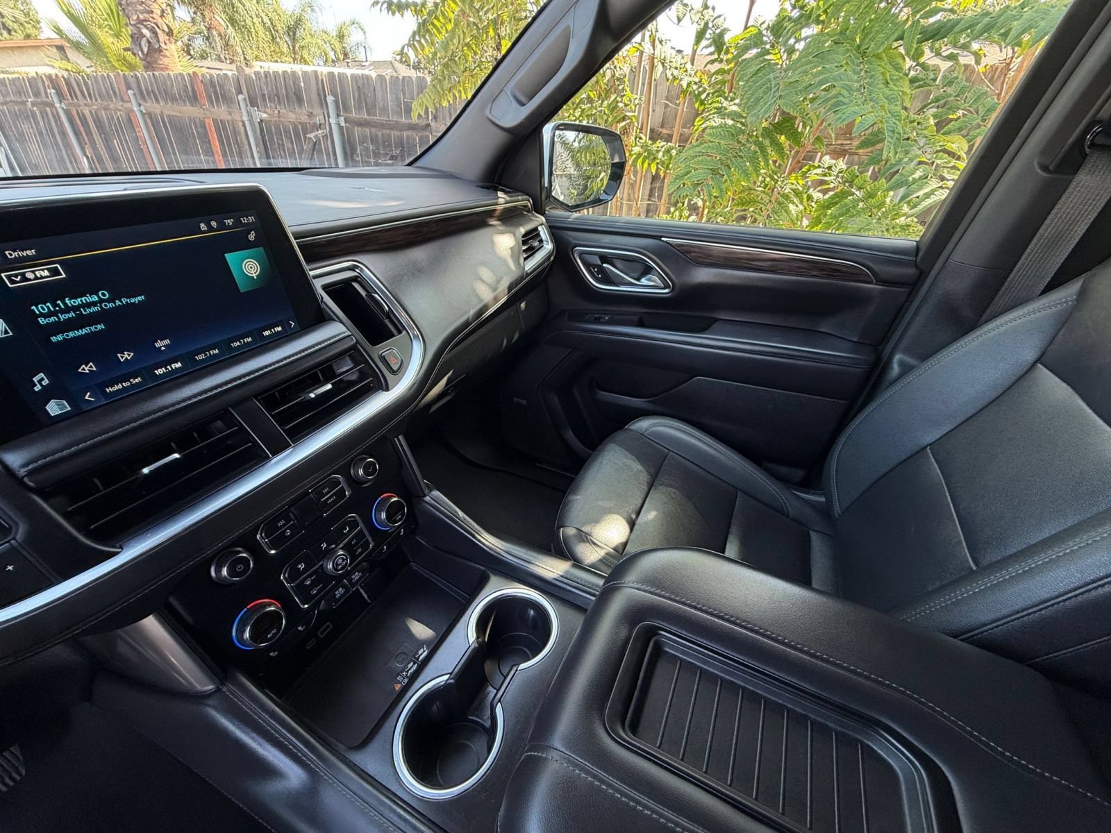 Used 2023 Chevrolet Tahoe LT w/ Luxury Package AWD/4WD image 38