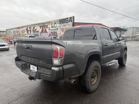 Used 2023 Toyota Tacoma TRD Off-Road w/ Technology Package image 5
