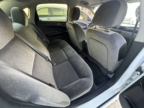 Used 2016 Chevrolet Impala LT image 13