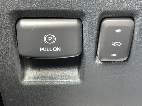 Used 2022 Ford F150 XLT w/ Equipment Group 301A Mid image 17