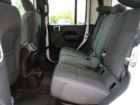 New 2025 Jeep Gladiator Sport image 38