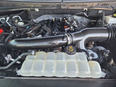 Used 2024 Ford Expedition Limited image 30