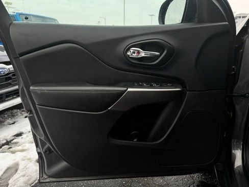 Certified 2021 Jeep Cherokee Latitude Lux w/ Comfort/Convenience Group image 15