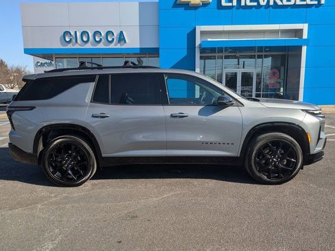 Used 2024 Chevrolet Traverse RS w/ LPO, Floor Liner Package image 4