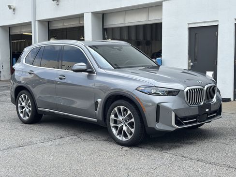 Certified 2026 BMW X5 xDrive40i w/ Climate Comfort Package AWD/4WD image 8