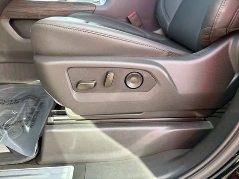 New 2026 GMC Sierra 1500 SLT w/ SLT Premium Package image 18