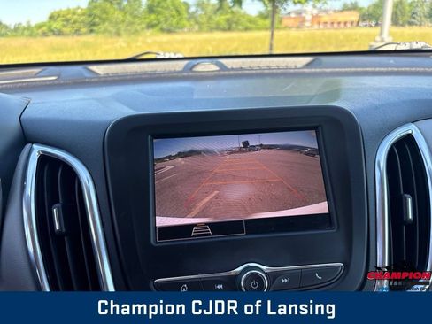 Used 2023 Chevrolet Equinox LS AWD/4WD image 21
