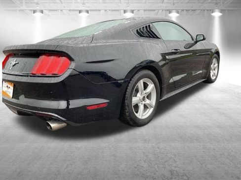 Used 2015 Ford Mustang Coupe RWD image 6