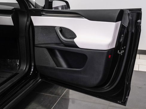 Used 2023 Tesla Model X Plaid image 51