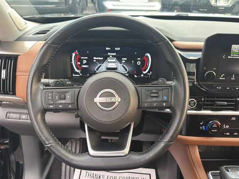 Used 2024 Nissan Pathfinder Platinum AWD/4WD image 13