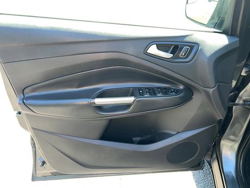 Used 2018 Ford Escape SE FWD image 11