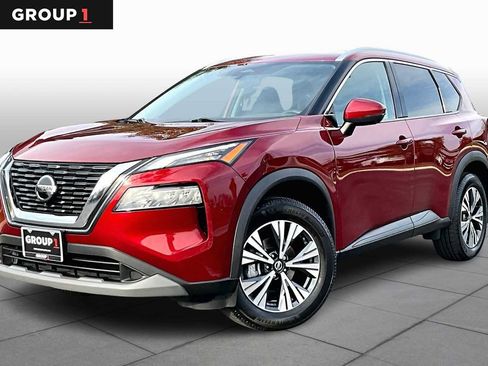 Used 2021 Nissan Rogue SV image 1