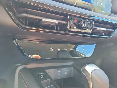 New 2026 Nissan Kicks SR image 17