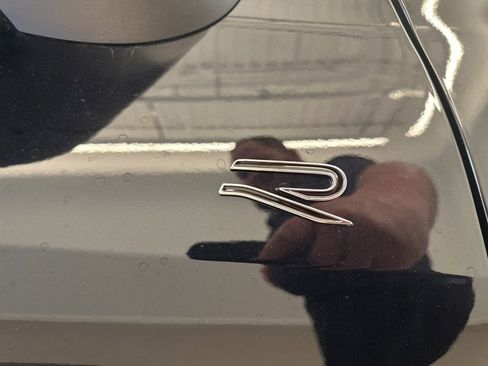 New 2026 Volkswagen Tiguan SEL R-Line AWD/4WD image 30